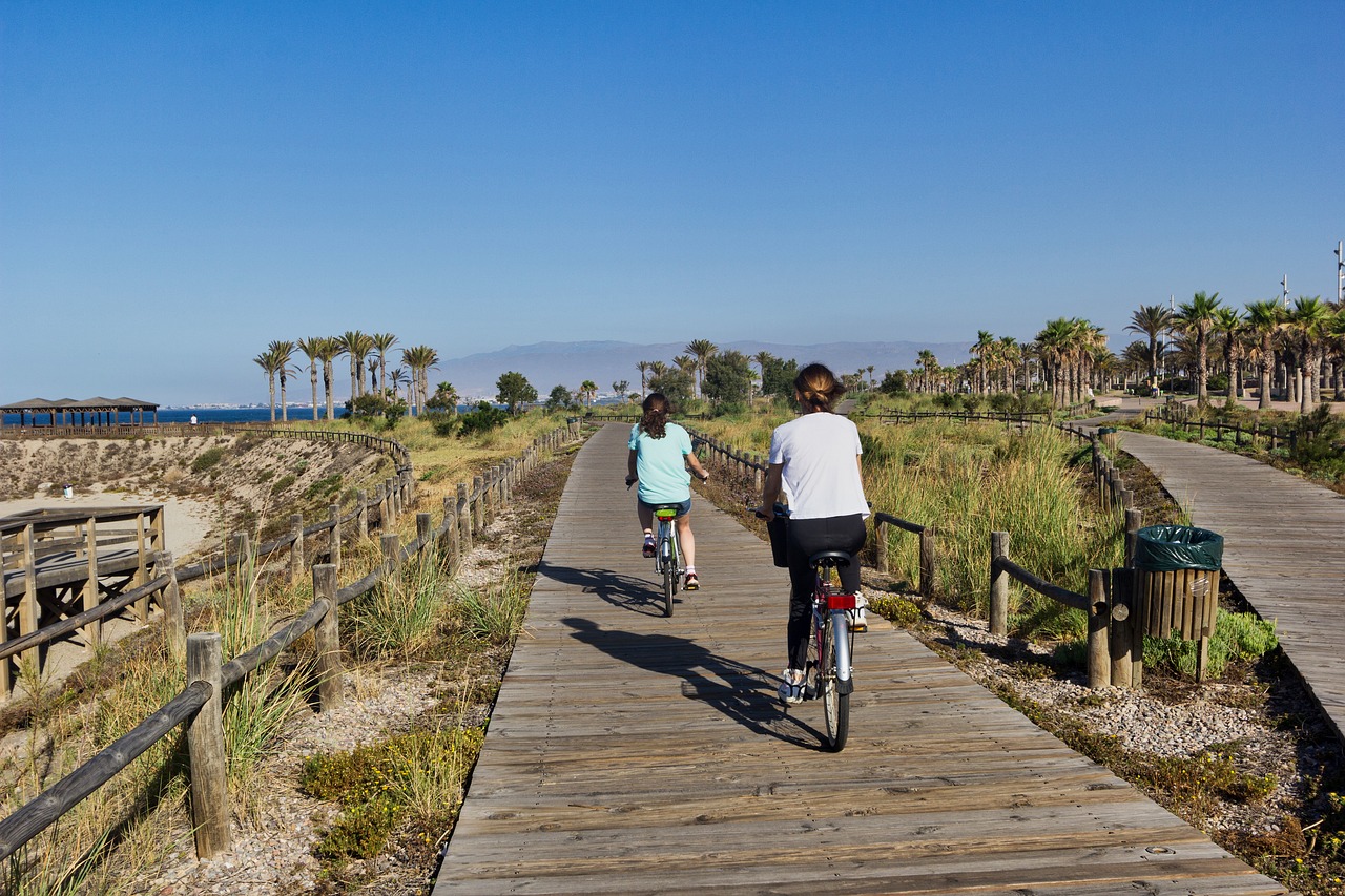 Descubre España en bicicleta: las mejores rutas para pedalear por la península